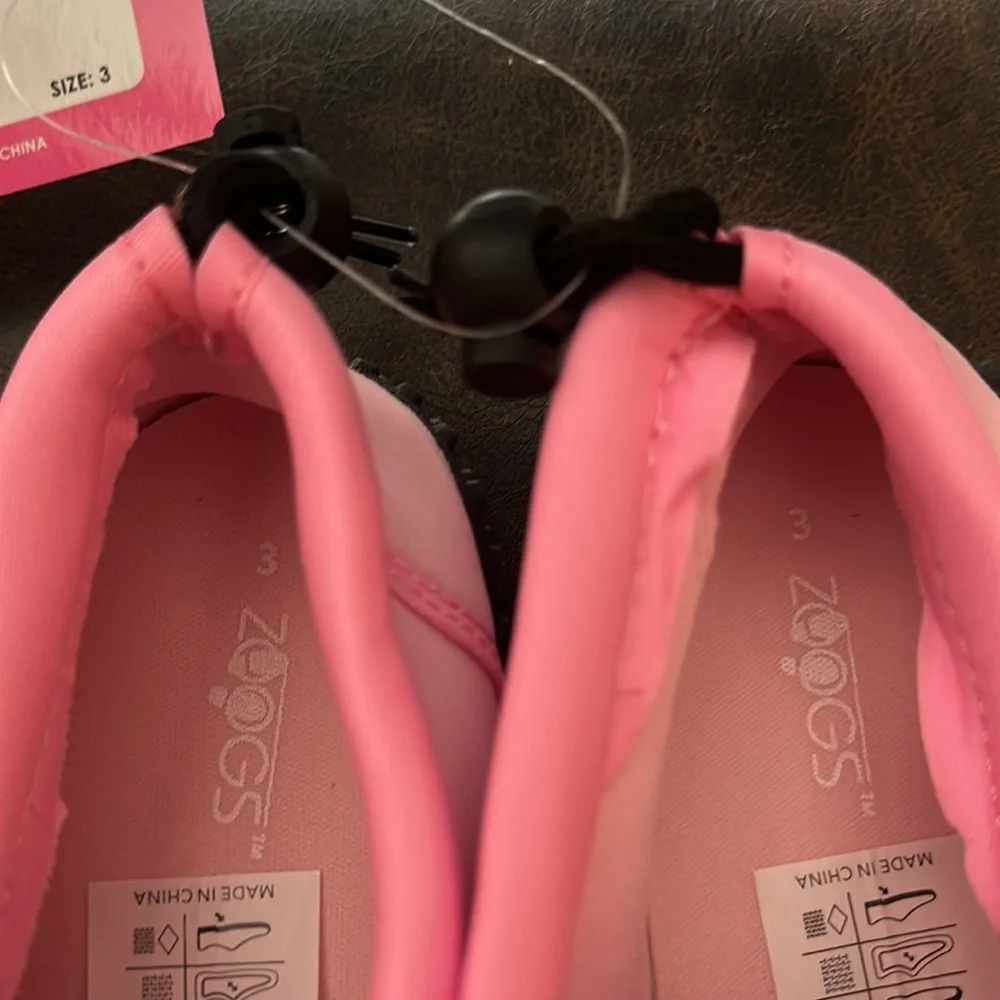 ZOOGS PINK UNICORN WATER SHOES: NEW WITH TAGS: SIZE 3